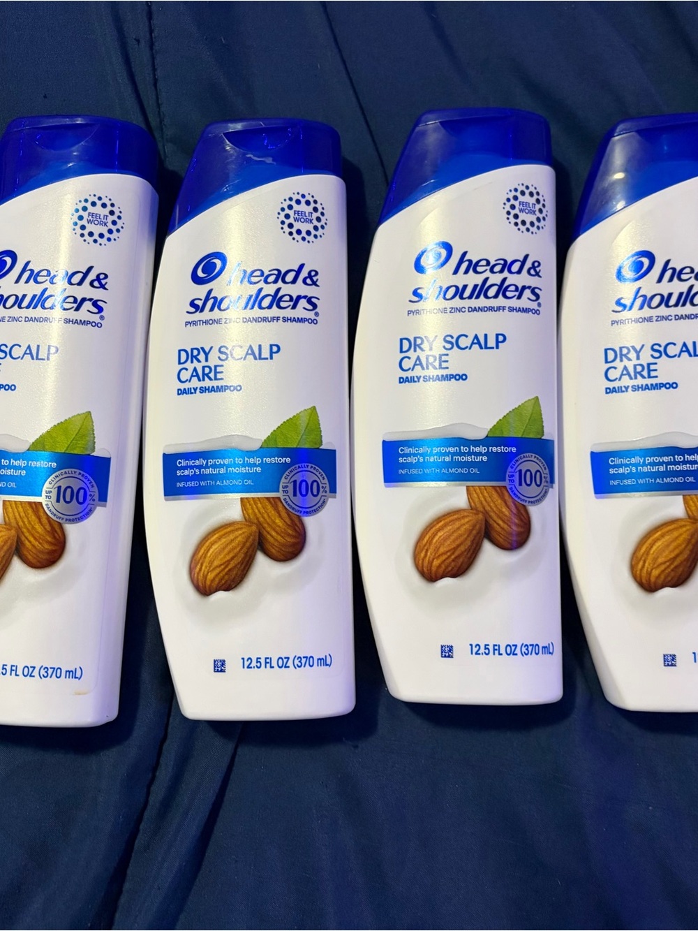 Dry Scalp Care Daily Shampoo - White with Blue Cap